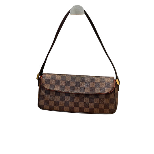 Smart Everyday Classic: Louis Vuitton Damier Omotesando Bag