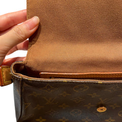 Louis Vuitton Looping MM Shoulder Bag - Monogram Canvas & Arched Handle (29cm)