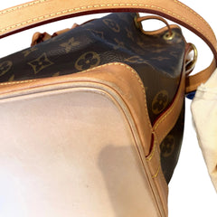 Louis Vuitton Petit Noé Bucket Bag - Classic Monogram Canvas (25cm)