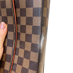 Smart Everyday Classic: Louis Vuitton Damier Omotesando Bag