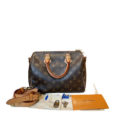 Louis Vuitton Speedy Bandoulière 25 Monogram canvas bag with removable leather strap, padlock, keys and dustbag, front view