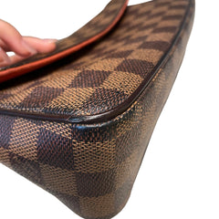 Smart Everyday Classic: Louis Vuitton Damier Omotesando Bag